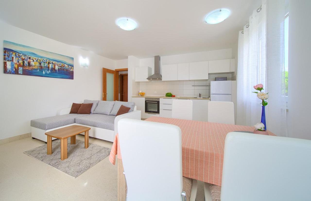 Apartment Anja Krk Town Exteriör bild